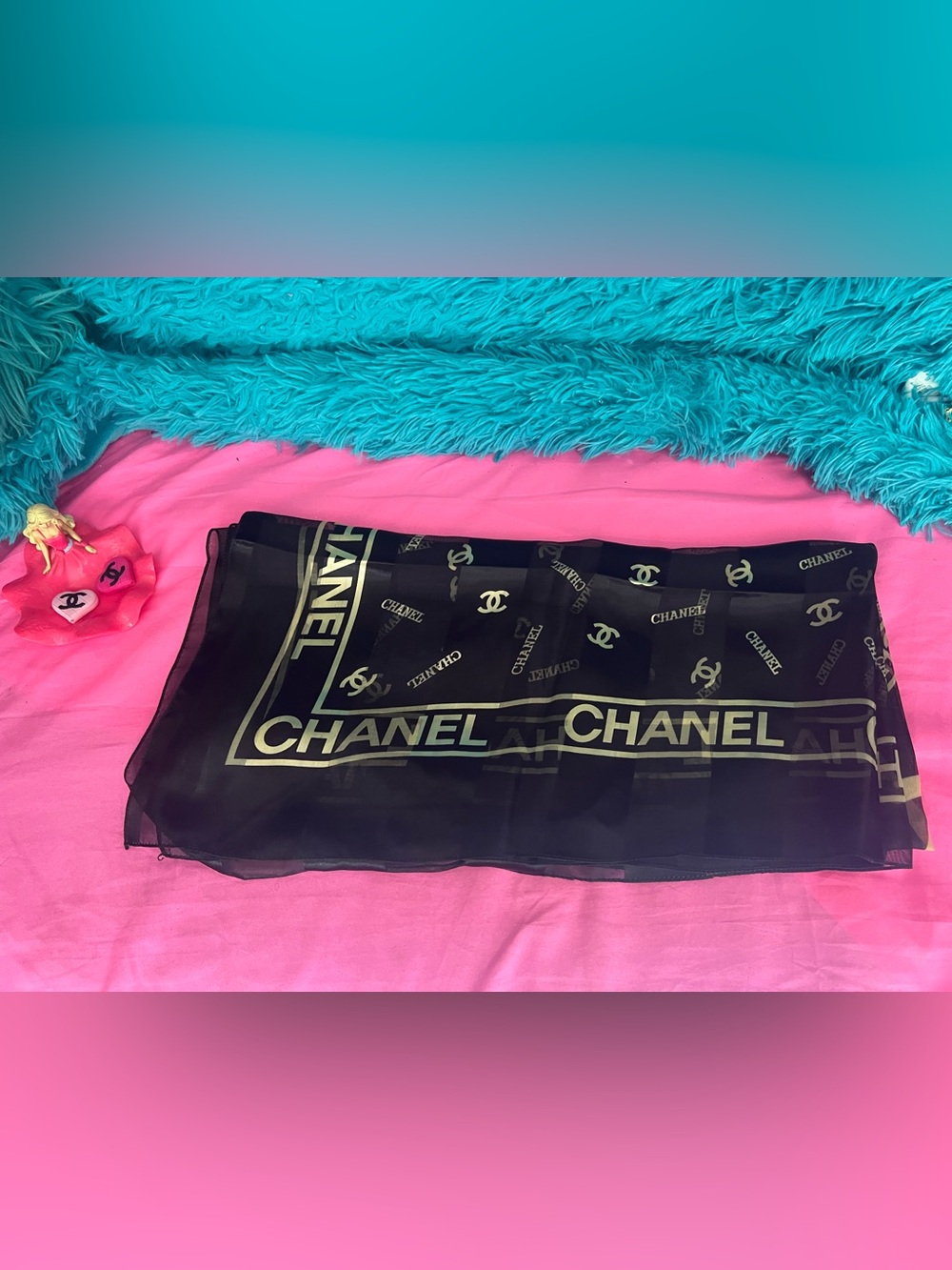Chanel scarf - Picture 2 of 5